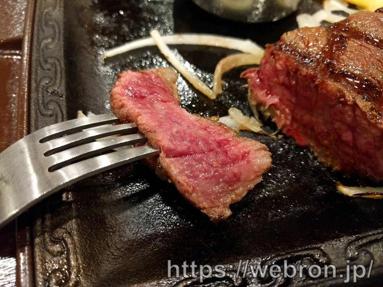 ステーキガストの「国産牛 厚切りロースステーキ」食べてみた感想